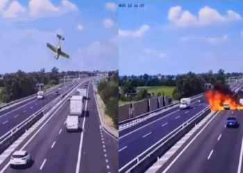 Avião ultraleve cai em rodovia na Itália e deixa dois mortos