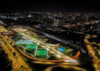 Lago do Parque da Cidade é cercado com grades após banhos irregulares na área mesmo com placa de proibição