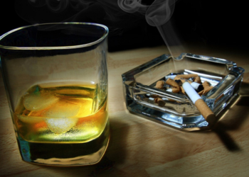 Álcool é reconhecido como causador de câncer pela OMS, assim como o cigarro