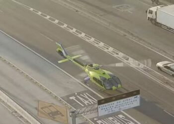 Helicóptero pousa na Avenida Brasil para buscar órgãos e levar para hospital a tempo de transplante