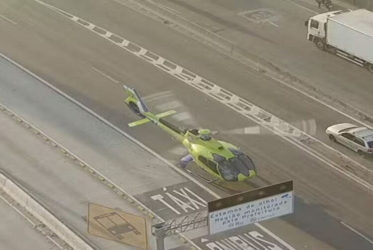 Helicóptero pousa na Avenida Brasil para buscar órgãos e levar para hospital a tempo de transplante