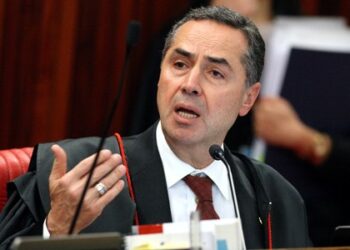 Barroso defende atuação do STF e diz que réus serão julgados ‘sem qualquer interferência’: ‘venha de onde vier’