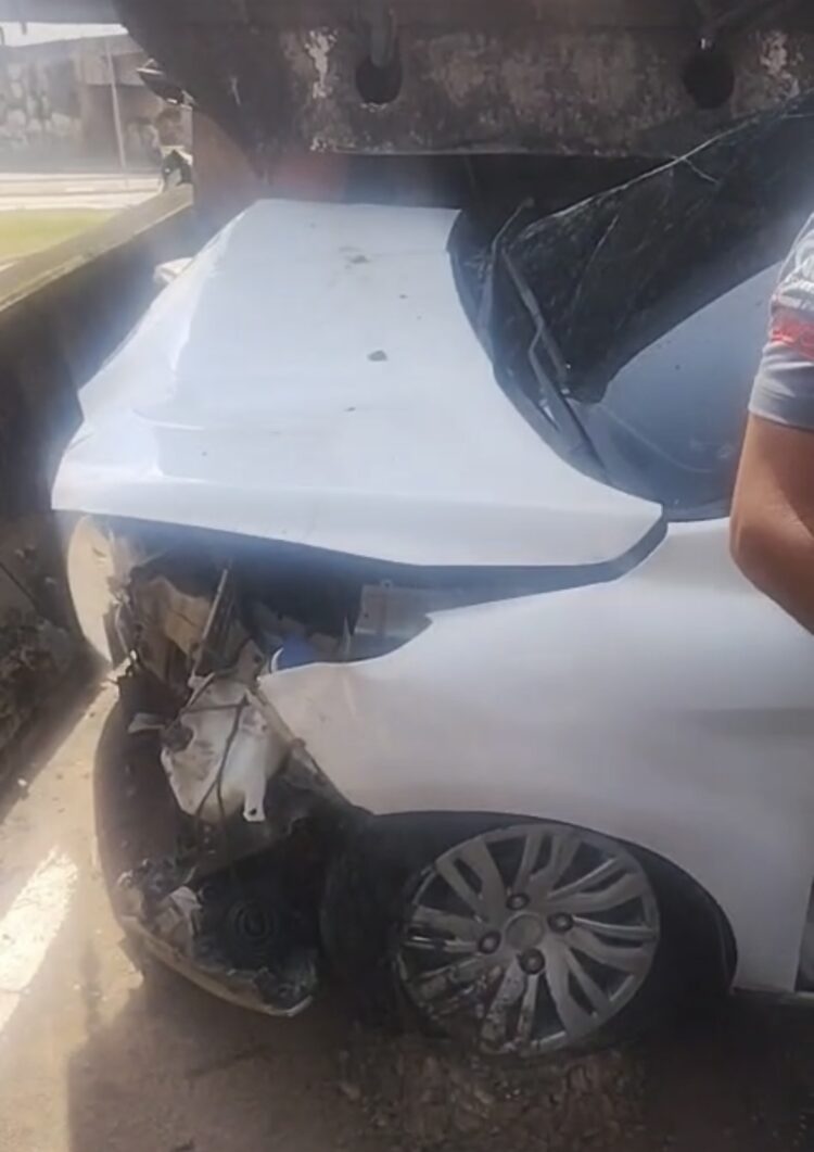 Engavetamento envolvendo cinco carros e dois caminhões causa transtorno no elevado do Entroncamento, em Belém