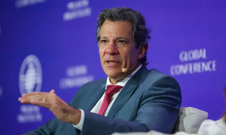 Haddad diz que Brasil não pretende adotar retaliação contra tarifaço dos EUA