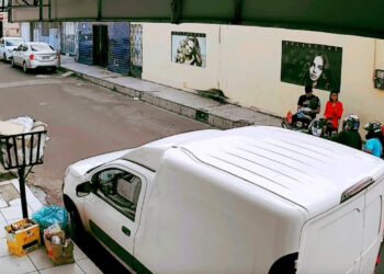 Homem se recusa a dá celular para bandidos e acaba levando tiro na cabeça