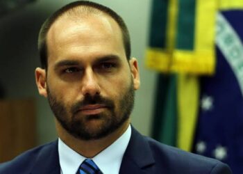 Eduardo Bolsonaro prevê que ele e aliados estarão inelegíveis em 2026