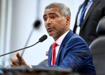 Romário deixa de seguir Bolsonaro e apaga todas as postagens em apoio ao ex presidente