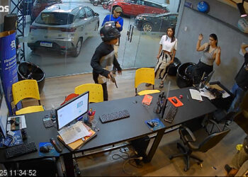 Dupla armada invade revendedora de veículos e ameaça funcionários em Belém