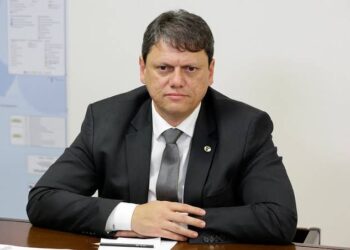 Tarcísio cobra ligação de Lula a Trump: “Vai fazer a diferença”