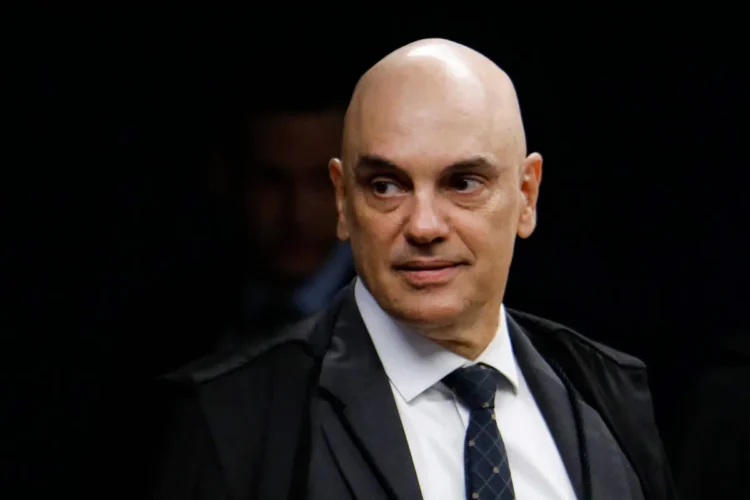 Moraes se encontra com influenciador e faz piada sobre sanção dos EUA