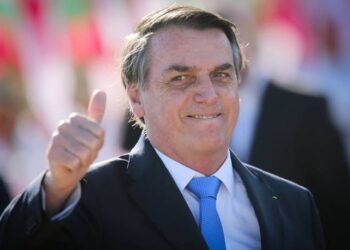 Moraes autoriza saída de Bolsonaro para ir em hospital fazer exames