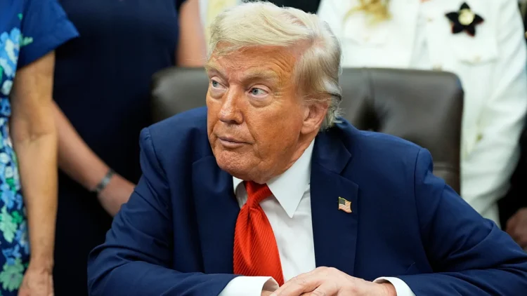 Governo Trump pode restringir acesso de brasileiros a remédios para HIV, tuberculose e diabetes