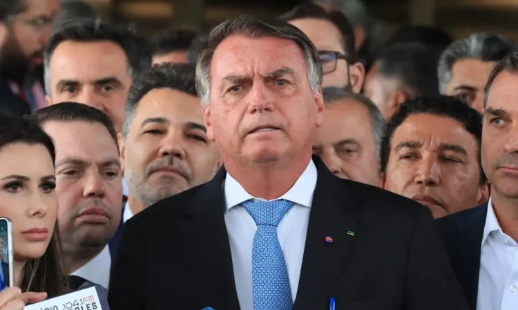 Próximo de julgamento, Bolsonaro teve dois recursos negados por Barroso