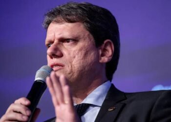 O Brasil não aguenta mais o PT e não aguenta mais o Lula, diz Tarcísio