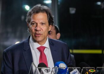 Haddad critica “elite” que reclama do Estado e não contribui