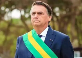 Bolsonaro está “indignado” com pedido de agentes da PF em sua casa, dizem aliados