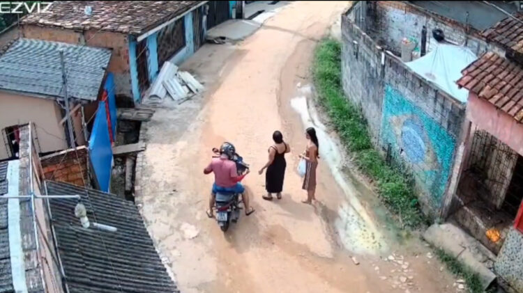 “Lobo solitário”: Assaltante em moto espalha medo entre mulheres em Marituba
