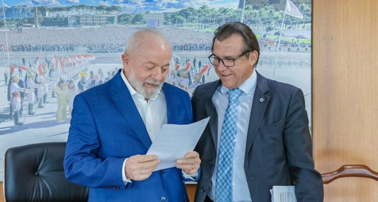 Governo Lula banca viagem para servidor aprender à fazer pizza na Itália