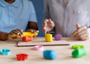 Mais de 2 milhões de crianças estão fora da creche por dificuldade de acesso