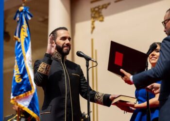 El Salvador aprova projeto que prevê reeleição ilimitada