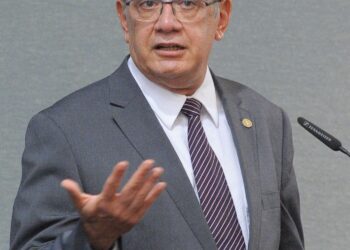 Gilmar Mendes vota para liberar participação de crianças em Parada do Orgulho LGBTQI+