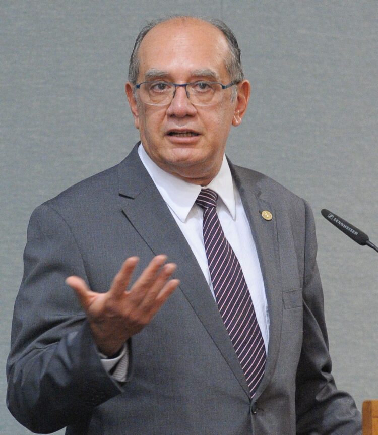 Gilmar Mendes vota para liberar participação de crianças em Parada do Orgulho LGBTQI+