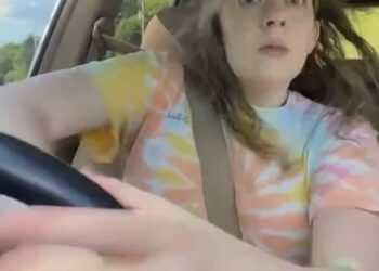 Motorista capota carro ao gravar vídeo para o TikTok nos EUA