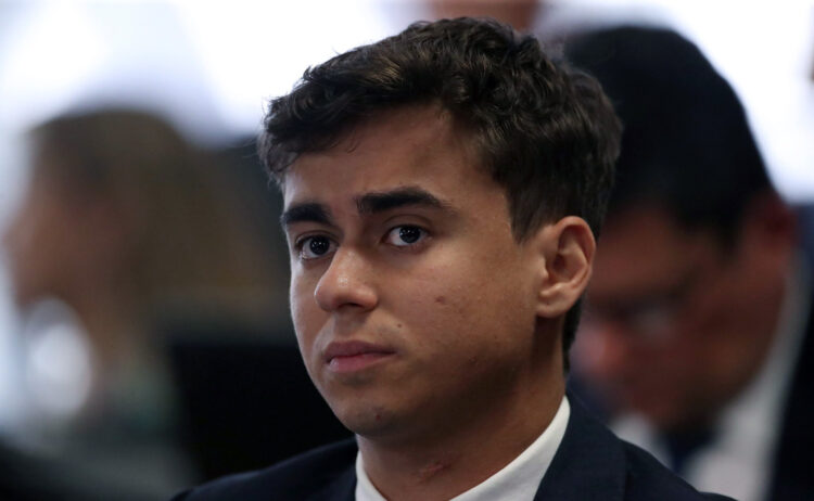 Nikolas Ferreira processa Lula e outros que o acusaram de favorecer o PCC