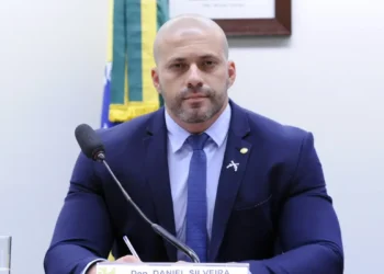 PGR é favorável à redução de pena de Daniel Silveira por estudo e trabalhos