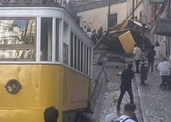 Tradicional bondinho de Lisboa descarrila e deixa 15 mortos e 20 feridos