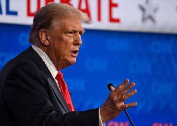 Trump ‘não tem medo de usar o poder econômico e militar’, diz Casa Branca ao responder sobre julgamento de Bolsonaro