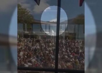 Vídeo mostra suposto assassino em telhado de universidade onde Charlie Kirk foi morto