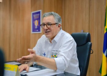‘Tô nem aí’, diz ministro da Saúde sobre visto para os Estados Unidos