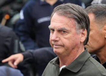 Bolsonaro tem diagnóstico de câncer de pele inicial, diz médico