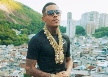 Carro de Poze do Rodo é roubado e ele dispara: “Tem corajoso pra tudo”