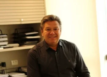 Ex-contador de Lulinha é alvo de operação contra postos ligados ao PCC