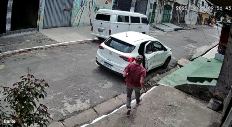 Quadrilha em Fiat Argo promove arrastão e espalha medo nos bairros da Pedreira e Sacramenta