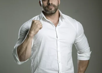 Moraes concede a Daniel Silveira progressão para regime aberto com o uso de tornozeleira