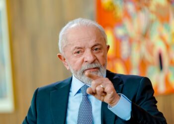 Governo Lula mapeia cargos e ameaça demitir aliados de quem votar por anistia a Bolsonaro