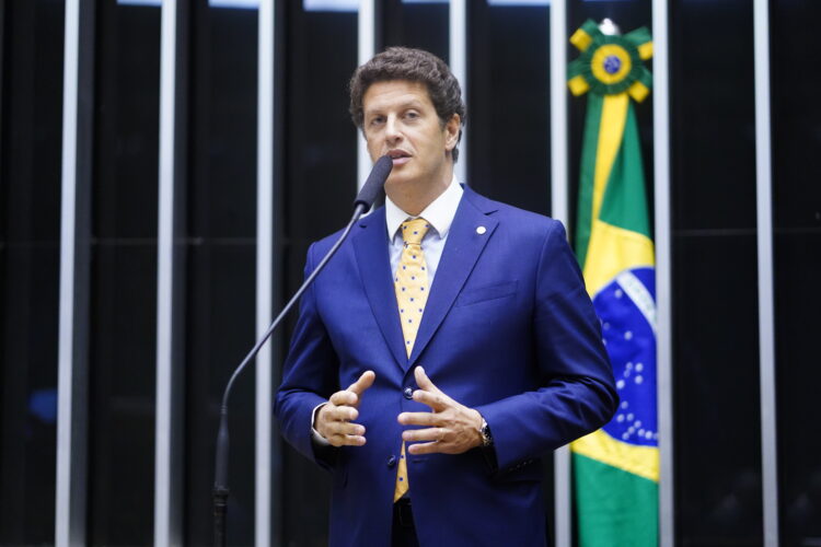Ricardo Salles vira réu no STF por suposta ação envolvendo contrabando florestal na Amazônia