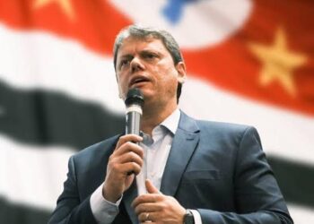 PT e PSOL pedem impeachment de Tarcísio Freitas