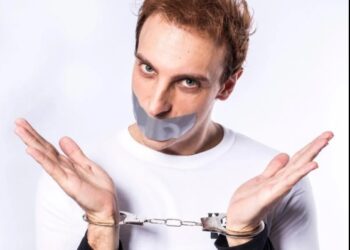 MPF propõe redução de pena e de multa contra humorista Léo Lins, acusado de praticar preconceito contra ‘minorias’