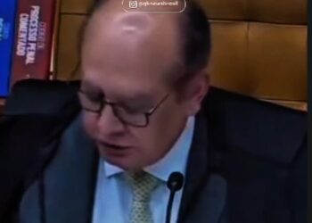 Ministro Gilmar Mendes chora ao defender Moraes e vídeo viraliza