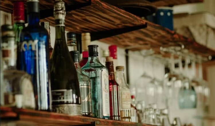 Metanol importado pelo PCC pode ter sido usado em bebidas, diz associação