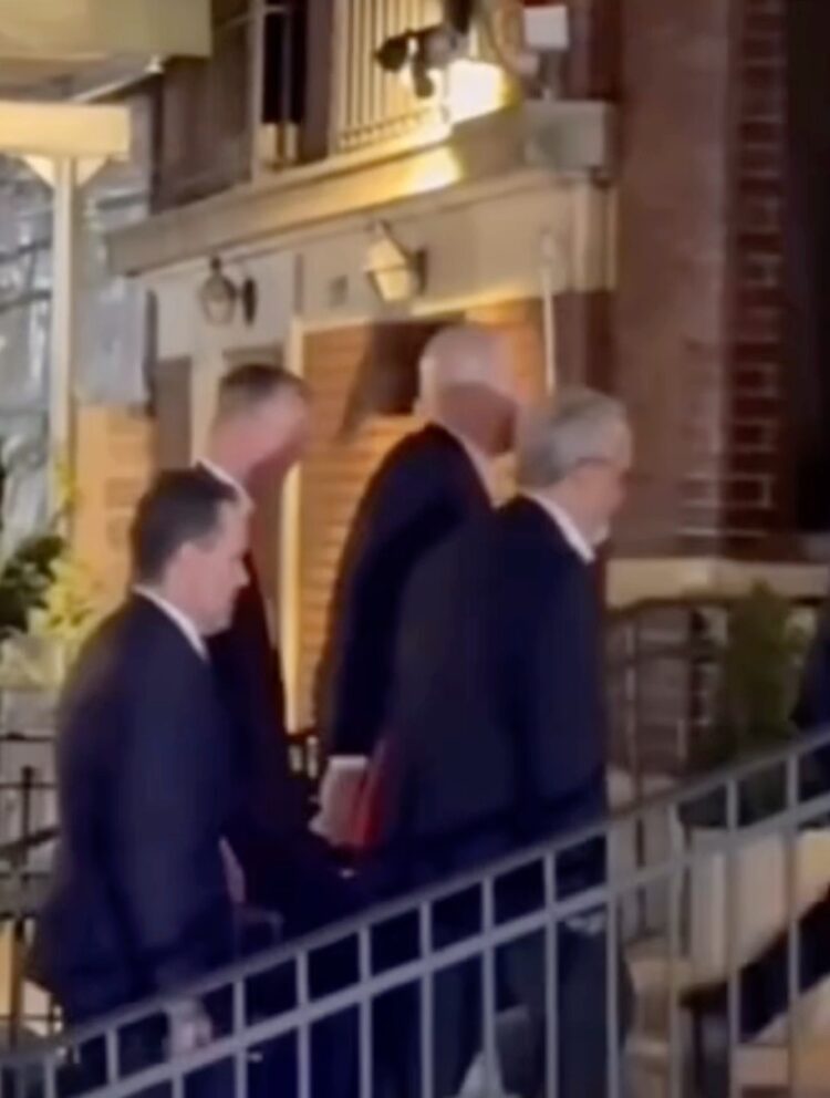 Lula é vaiado por grupo de brasileiros ao chegar em Nova York: “ladrão!”