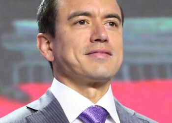 Presidente do Equador sofre tentativa de assassinato, diz governo