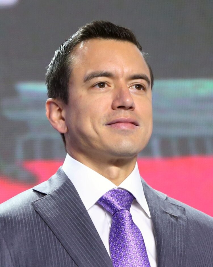 Presidente do Equador sofre tentativa de assassinato, diz governo