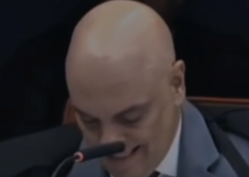 Alexandre de Moraes admite pela primeira vez que documento usado por PGR em acusação não consta nos autos
