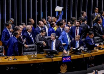 Câmara aprova isenção do IR para quem ganha até R$ 5 mil