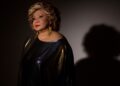 Após polêmica com a direita, show de Alcione em BH teve público baixo. Cantora lamentou